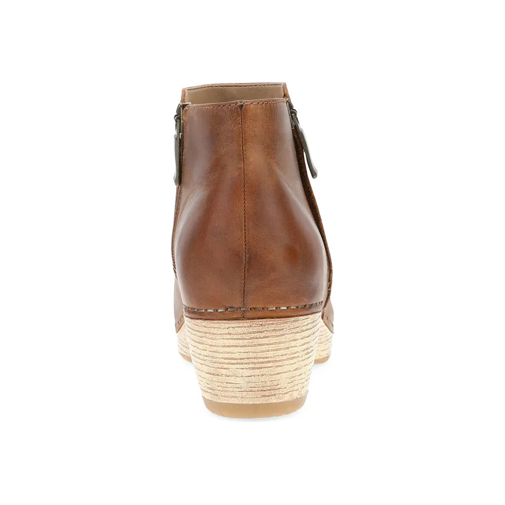 Women's Dansko Lizanne Boot Color: Tan Oiled